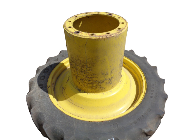 38''D x 10''W FWA Direct Bolt Dual Wheel WT003563