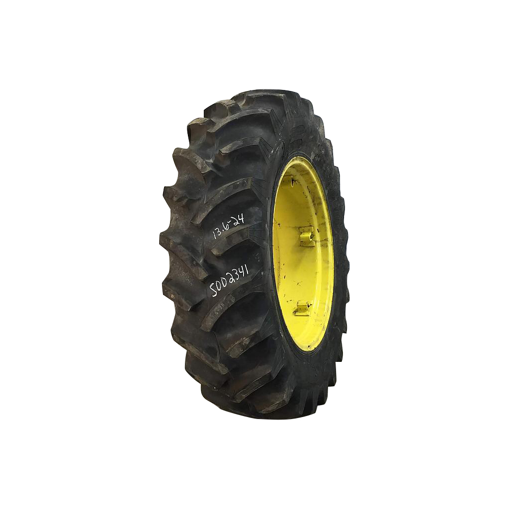 13.6/-28 Titan Farm Hi Traction Lug R-1 Tire RS002341